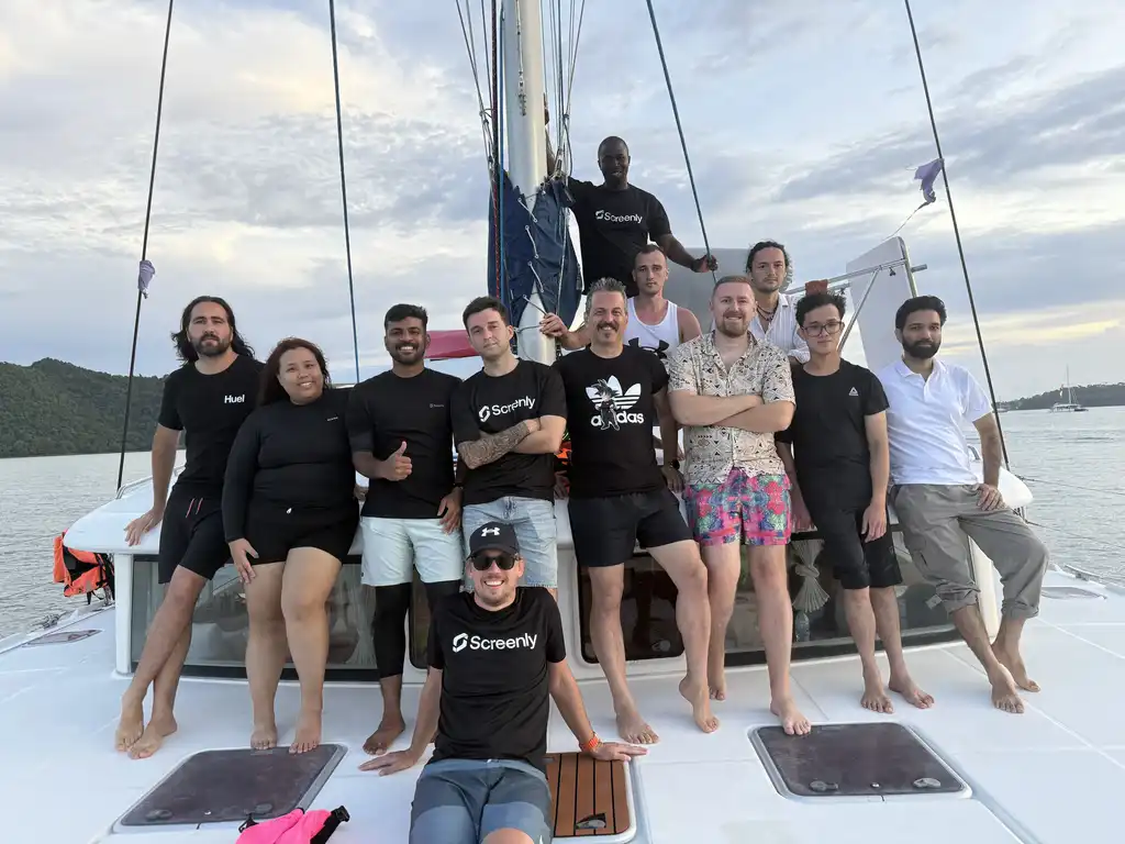 CharlieHR Dashboard App