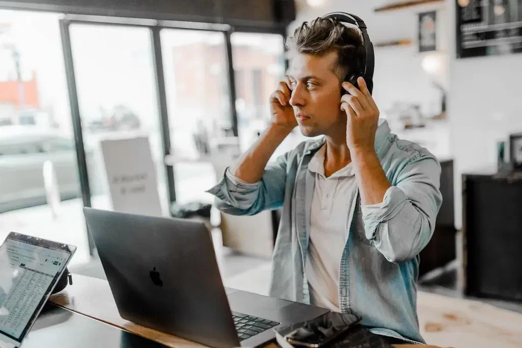 How to manage audio files with Screenly