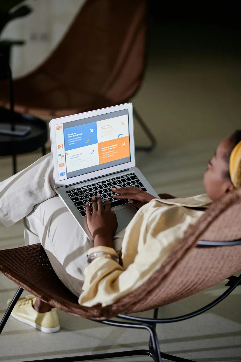 Integrate digital signage with everything - Screenly & Zapier