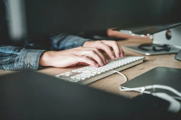 What to consider when buying digital signage network software