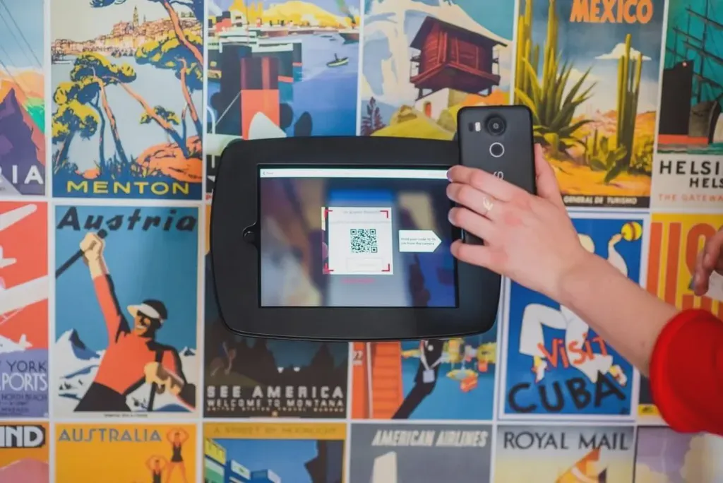 How to display QR codes on a digital sign