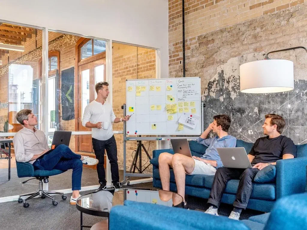 How to use digital signs to achieve product/market fit